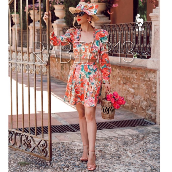 LAST 1! FLORAL PRINT MINI SKIRT - Picture 4 of 14